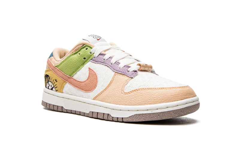 Nike Dunk DUNK LO SE WMNS 'Sun Club' 