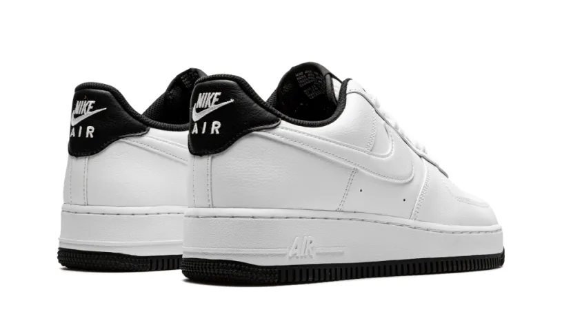 Nike Lifestyle Air Force 1 '07 'White   Black' 