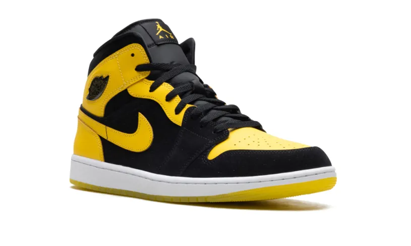 Air Jordan 1 Air Jordan 1 Mid 'New Love' 