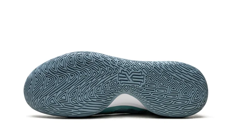 Nike Basketball Kyrie Flytrap V 