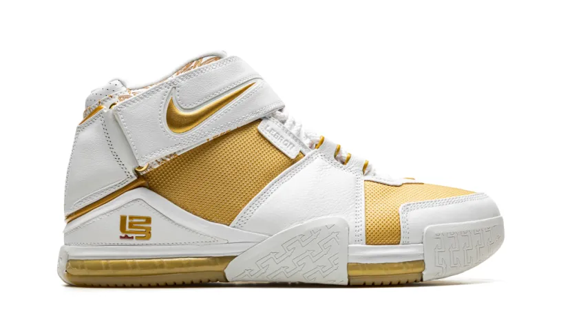 Nike Basketball LeBron 2 'Maccabi Tel Aviv' 