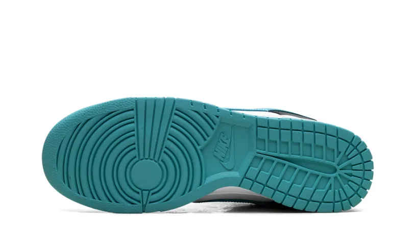 Nike SB Dunk Low 'Black'