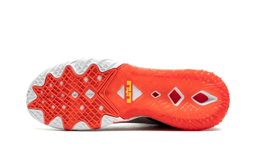 Nike Basketball LeBron 18 Low 'Sylvester vs Tweety' 