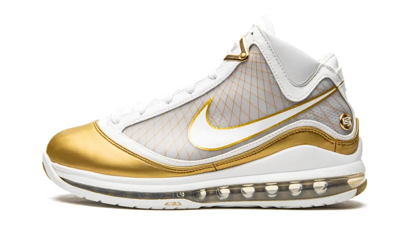 Nike Basketball Lebron 7 Retro QS 'China Moon'