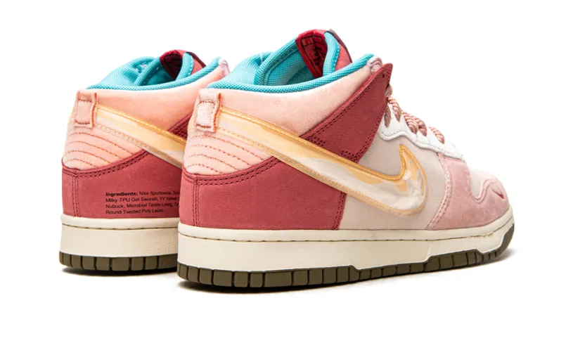 Nike Dunk Dunk Mid 'Social Status - Strawberry Chocolate' 