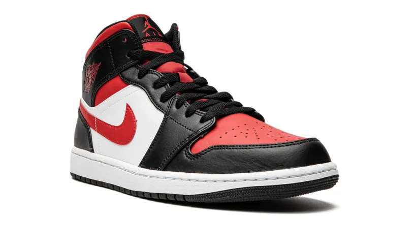 Air Jordan 1 Air Jordan 1 Mid 'Bred Toe' 