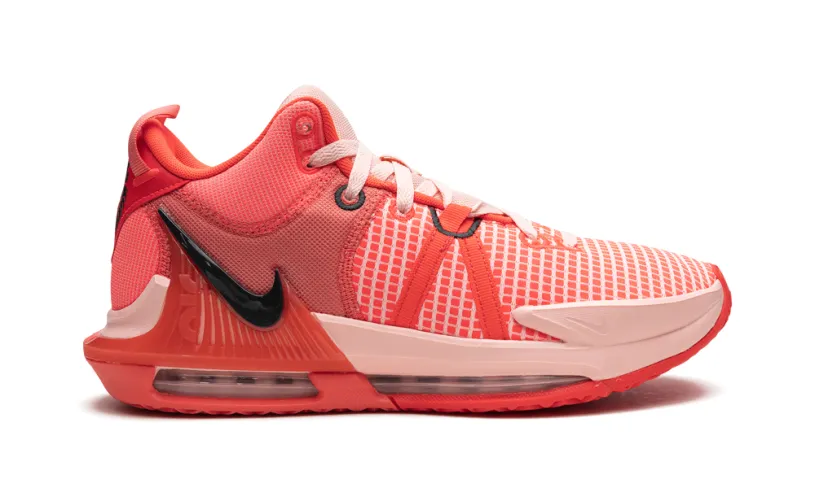 Nike Basketball LeBron Witness 7 