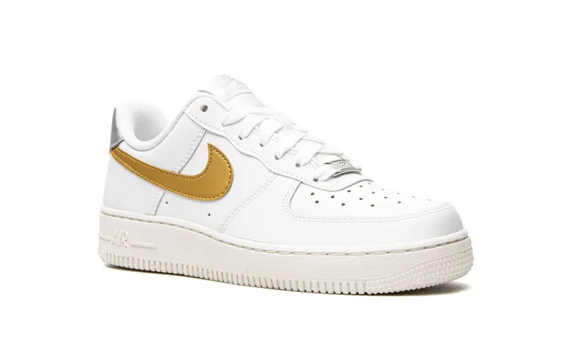 Nike Lifestyle AIR FORCE 1 MNS WMNS 'White   Gold   Silver' 
