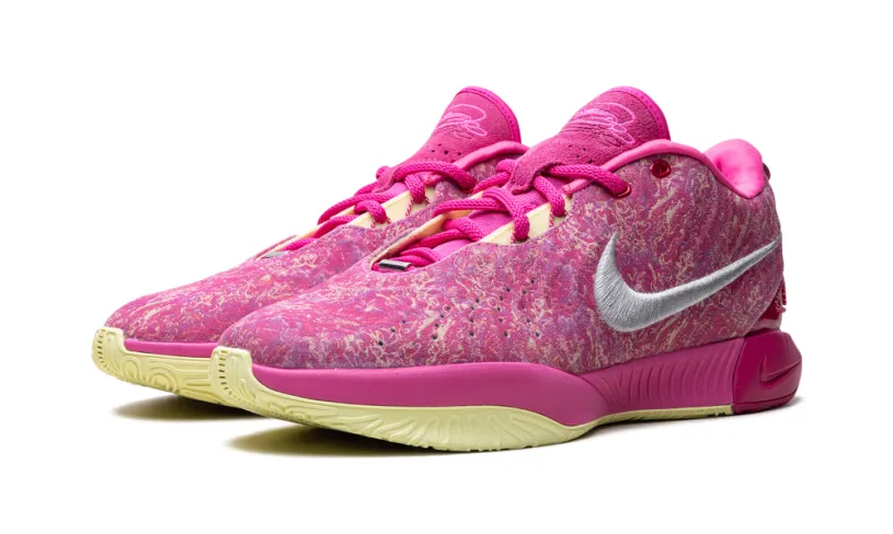 Nike Basketball LeBron 21 'The World Is Your Oyster' 