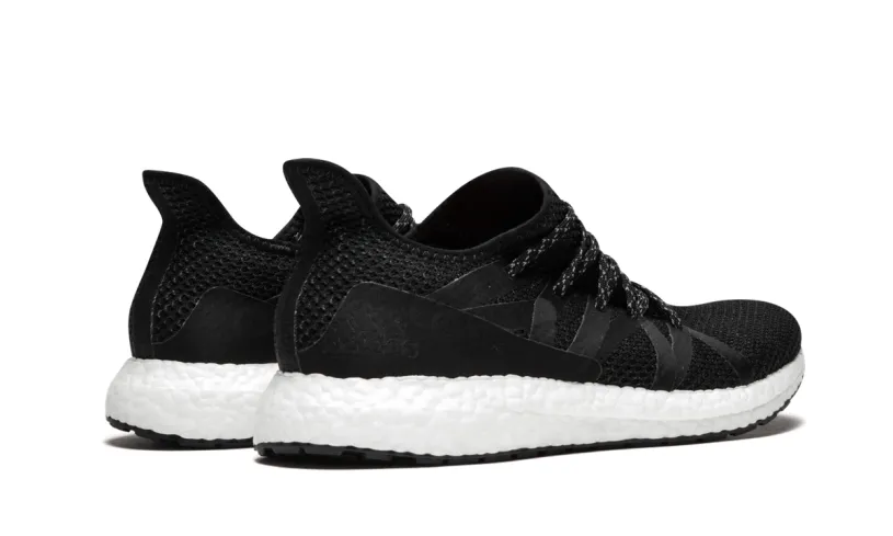 Adidas Ultraboost AM4NYC 