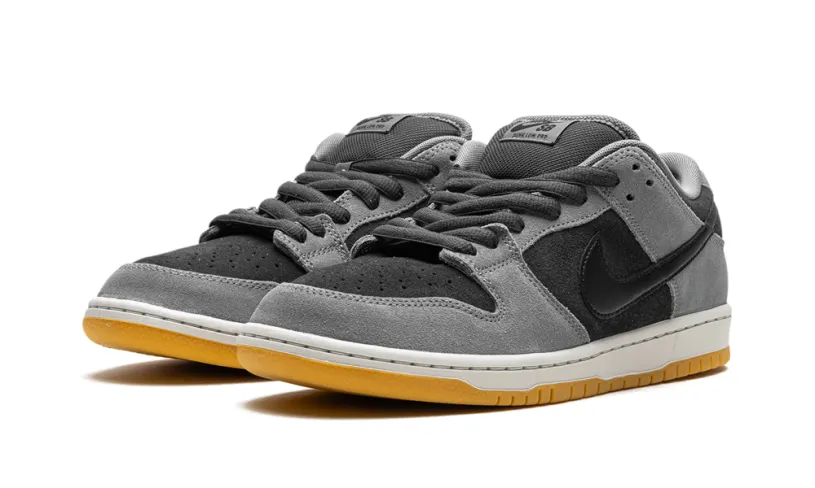 SB Dunk Low 'Dark Smoke Grey' 