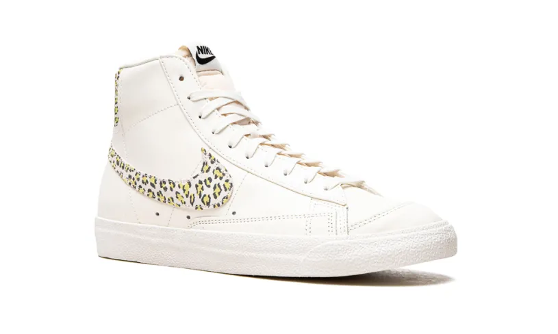 Nike Lifestyle BLAZER MID '77 SE WMNS 'Leopard' 