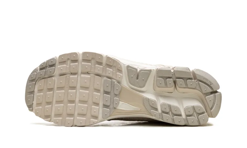 Nike Lifestyle Zoom Vomero 5 'Light Orewood Brown' 