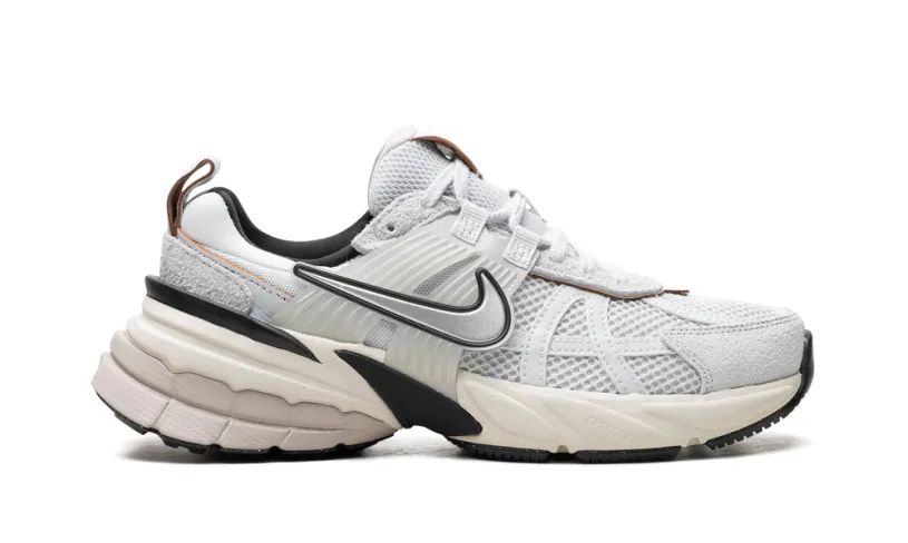 Nike Lifestyle V2K Run WMNS 'Pure Platinum   Chrome' 