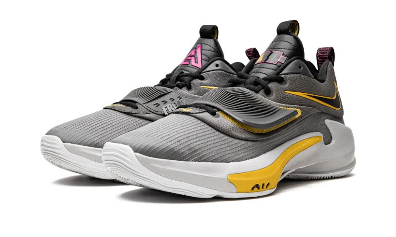 Nike Basketball Zoom Freak 3 'Low Battery'