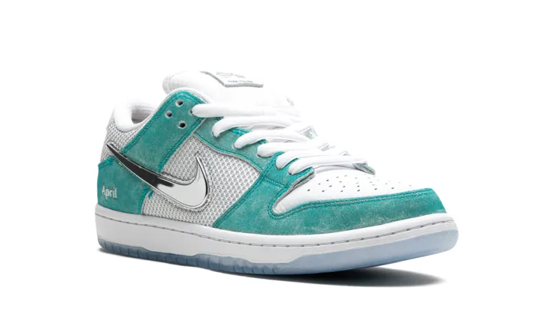 Nike SB SB Dunk Low Pro QS 'April Skateboards' 