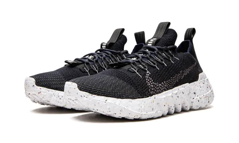 Nike Lifestyle Space Hippie 01