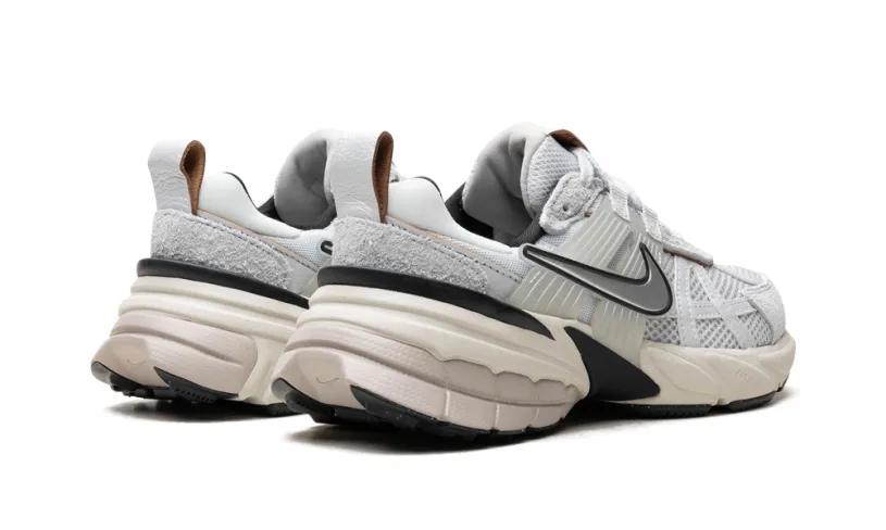 Nike Lifestyle V2K Run WMNS 'Pure Platinum   Chrome' 