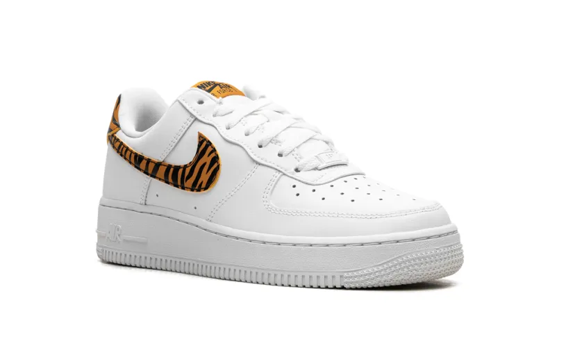Nike Lifestyle Air Force 1 '07 WMNS 'Tiger Stripes' 