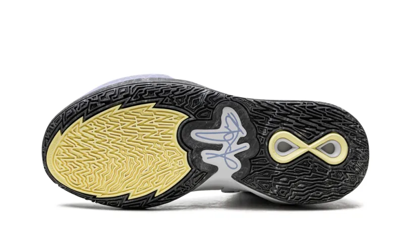 Nike Basketball Kyrie Infinity 'Smoke And Mirrors' 