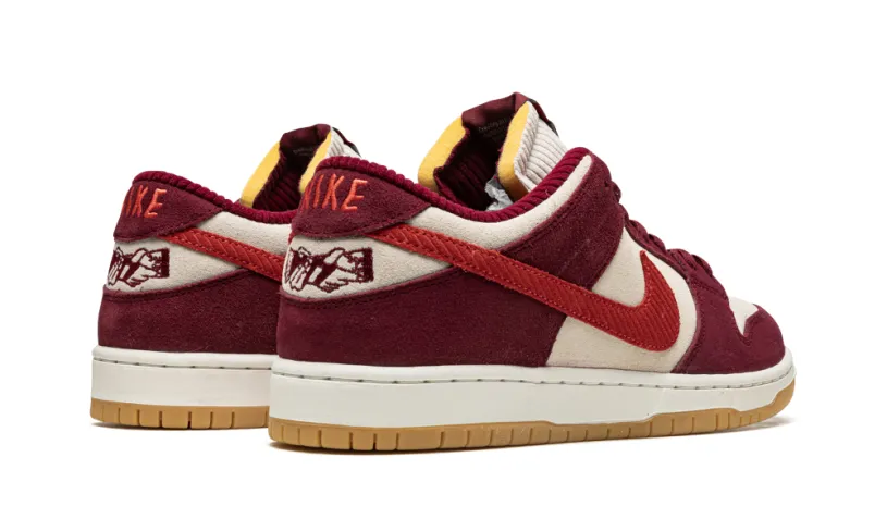 Nike Dunk SB Dunk Low 'Skate Like A Girl' 