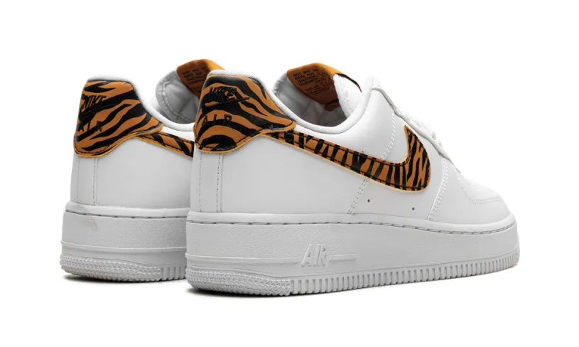 Nike Lifestyle Air Force 1 '07 WMNS 'Tiger Stripes' 