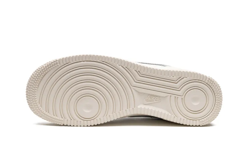 Nike Lifestyle AIR FORCE 1 '07 MNS WMNS 'Summit White Sail White Metallic Silver' 