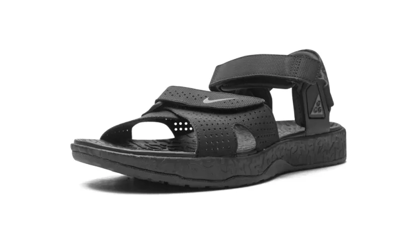 Nike Basketball ACG AIR DESCHUTZ 'TRIPLE BLACK' 