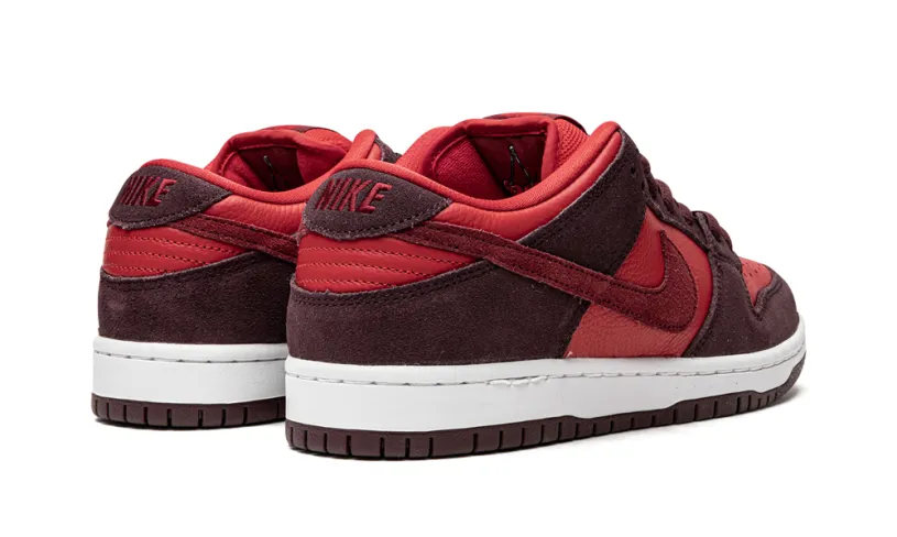 Nike SB SB Dunk Low 'Cherry' 