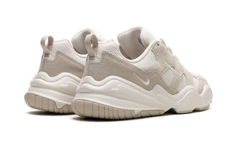 Nike Lifestyle TECH HERA WMNS 'Light Orewood brown' 