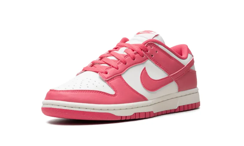 Nike Lifestyle Nike Dunk Low. WMNS 'Pink' 