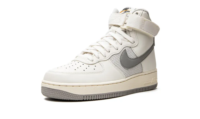 Nike Lifestyle Air Force 1 High '07 LV8 'Sail'