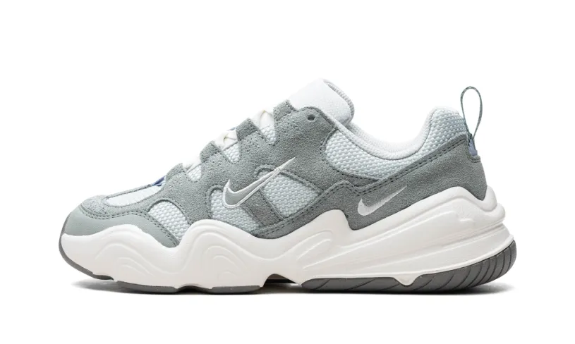 Nike Lifestyle Tech Hera WMNS 'Mica Green Grey'