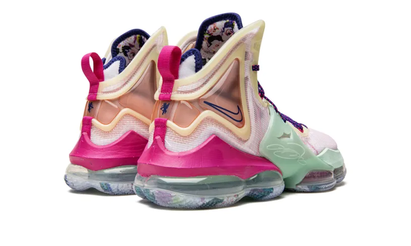 Nike Basketball LeBron 19 'Valentine's Day' 