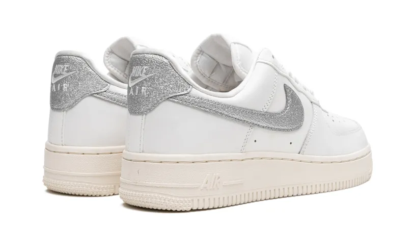 Nike Lifestyle AIR FORCE 1 '07 MNS WMNS 'Summit White Sail White Metallic Silver' 