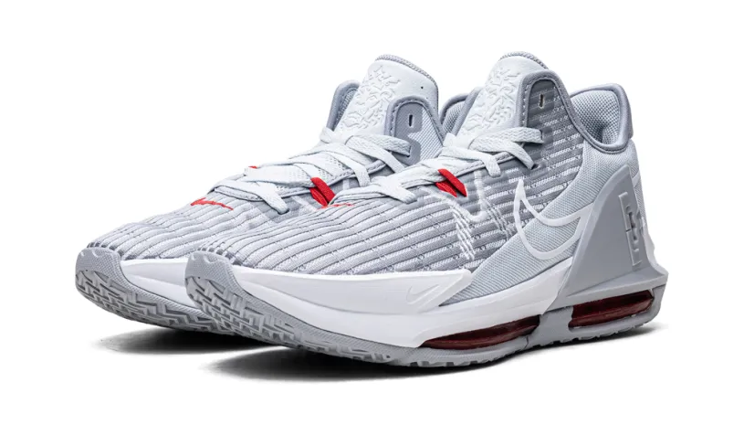 Nike Basketball LeBron Witness VI 