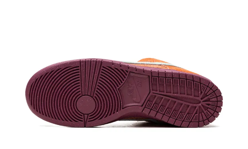 Nike SB SB Dunk Low Pro Prm 'Mystic Red' 