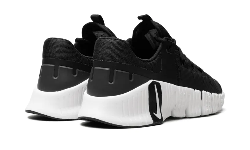 Nike Lifestyle Free Metcon 5 'Black   White' 