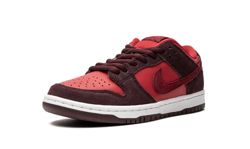 Nike SB SB Dunk Low 'Cherry' 