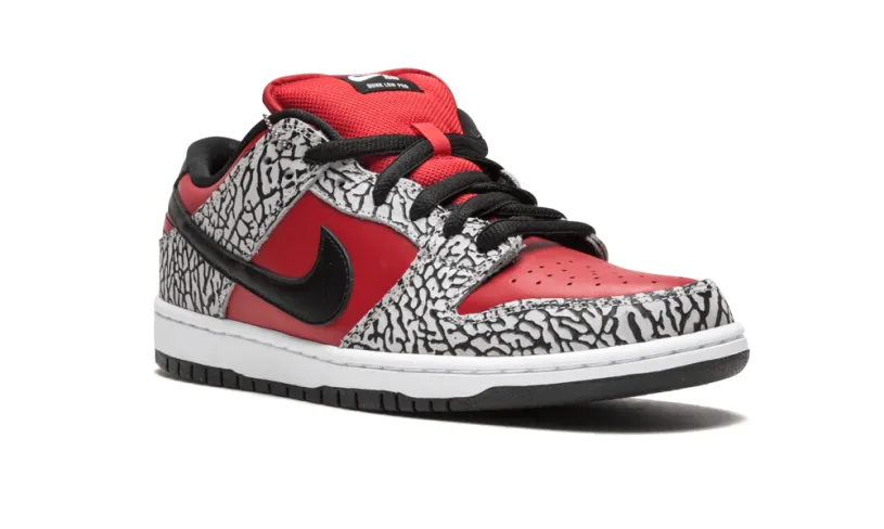 Nike SB SB Dunk Low Premium 'Supreme - Red Cement' 