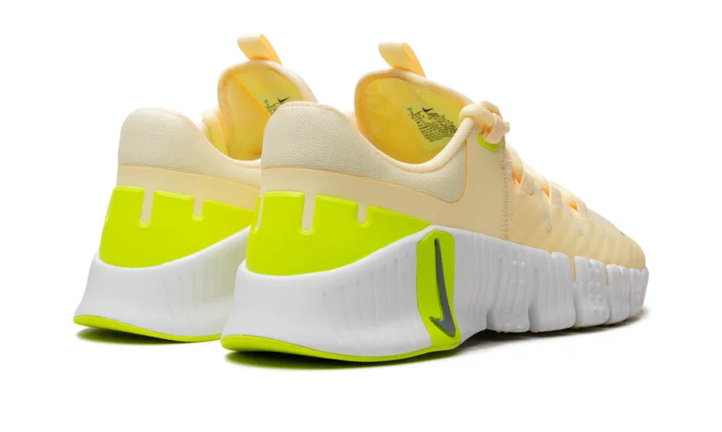 Nike Lifestyle Free Metcon 5 WMNS 'Citron Tint Volt' 