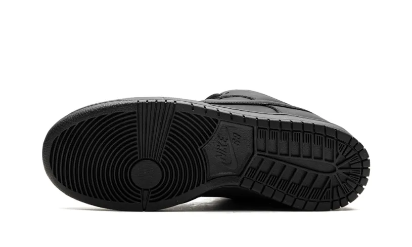 SB Dunk 'Triple Black' 