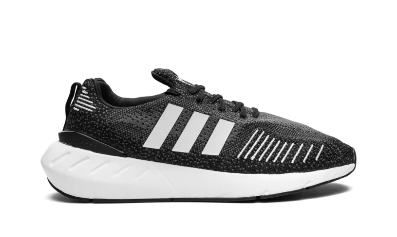 More Adidas Shoes SWIFT RUN 22 WMNS 'Black' 