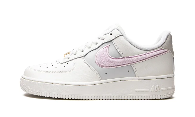 Nike Lifestyle AIR FORCE 1 07 WMNS 