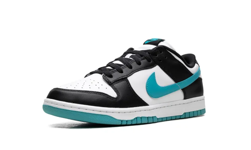 Nike SB Dunk Low 'Black' 