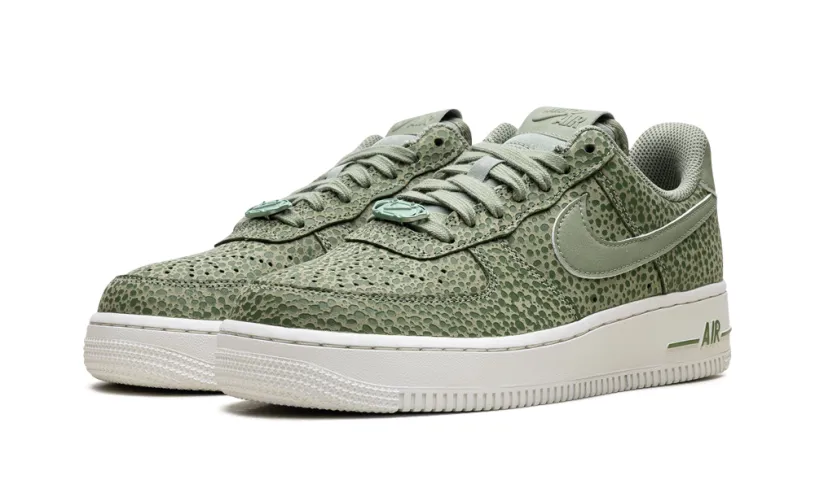 Nike Lifestyle AIR FORCE 1 '07 WMNS 'Green' 