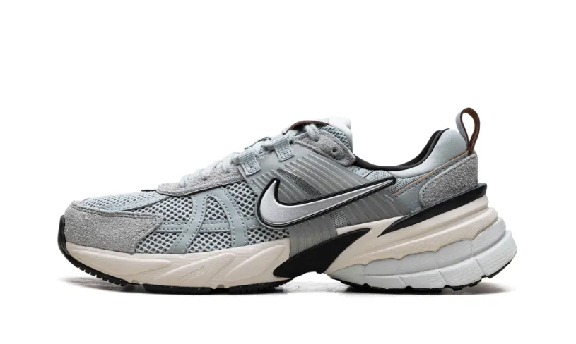 Nike Lifestyle V2K Run WMNS 'Light Pumic Black Chrome'