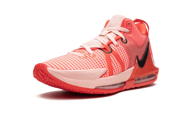 Nike Basketball LeBron Witness 7 