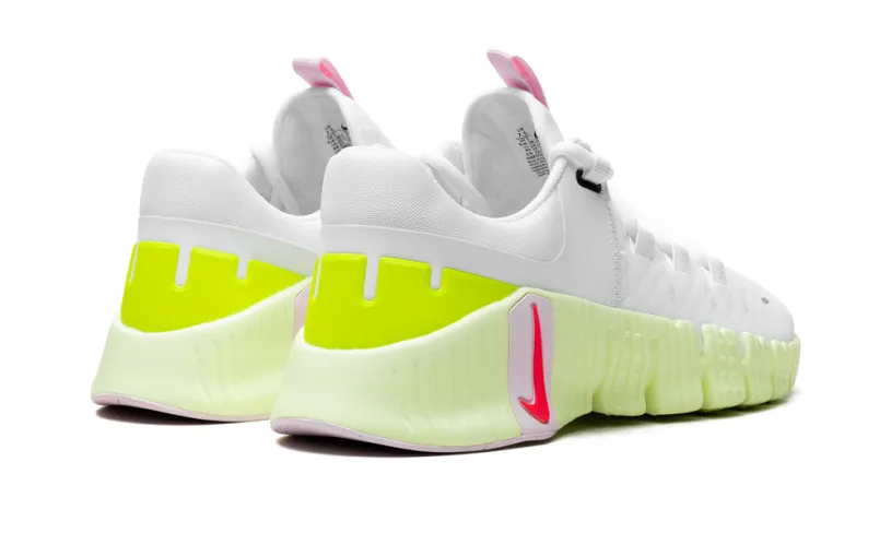 Nike Lifestyle Free Metcon 5 WMNS 'Barely Volt Pink Foam' 