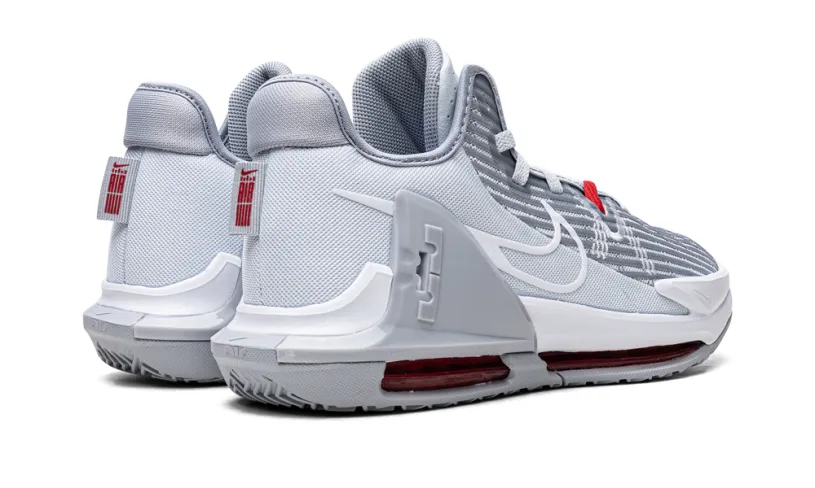 Nike Basketball LeBron Witness VI